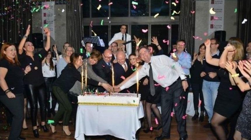 T&uuml;rk&uuml;n Holding Personeliyle 2015&rsquo;i Kutladı