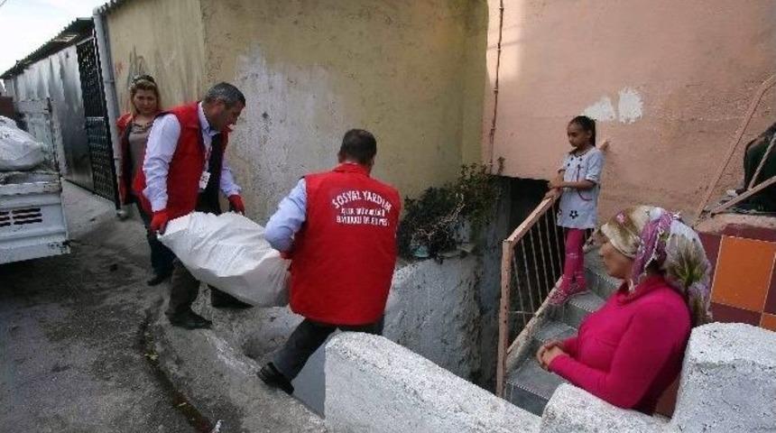 Bayraklı Belediyesi 8 Bin İhtiya&ccedil; Sahibine Yardım Etti