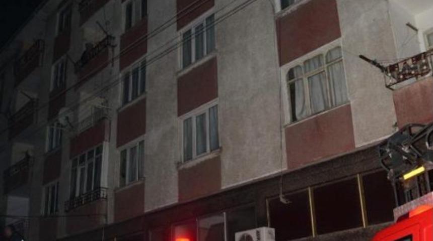 Yangında Mahsur Kalanları İftaiye Kurtardı