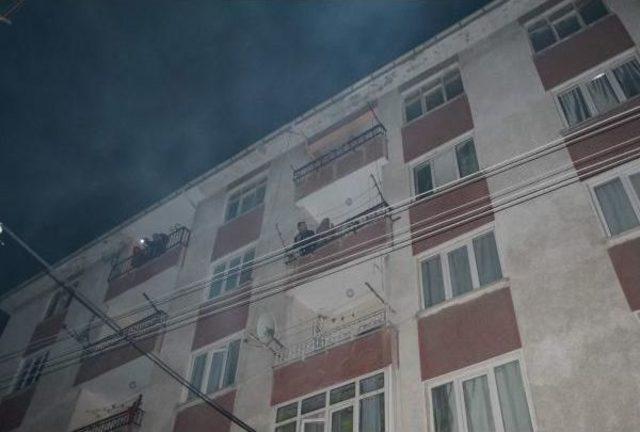 Yangında Mahsur Kalanları İftaiye Kurtardı 1