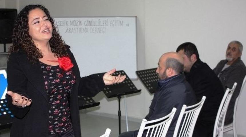 M&uuml;zikseverler Koro Kurdu