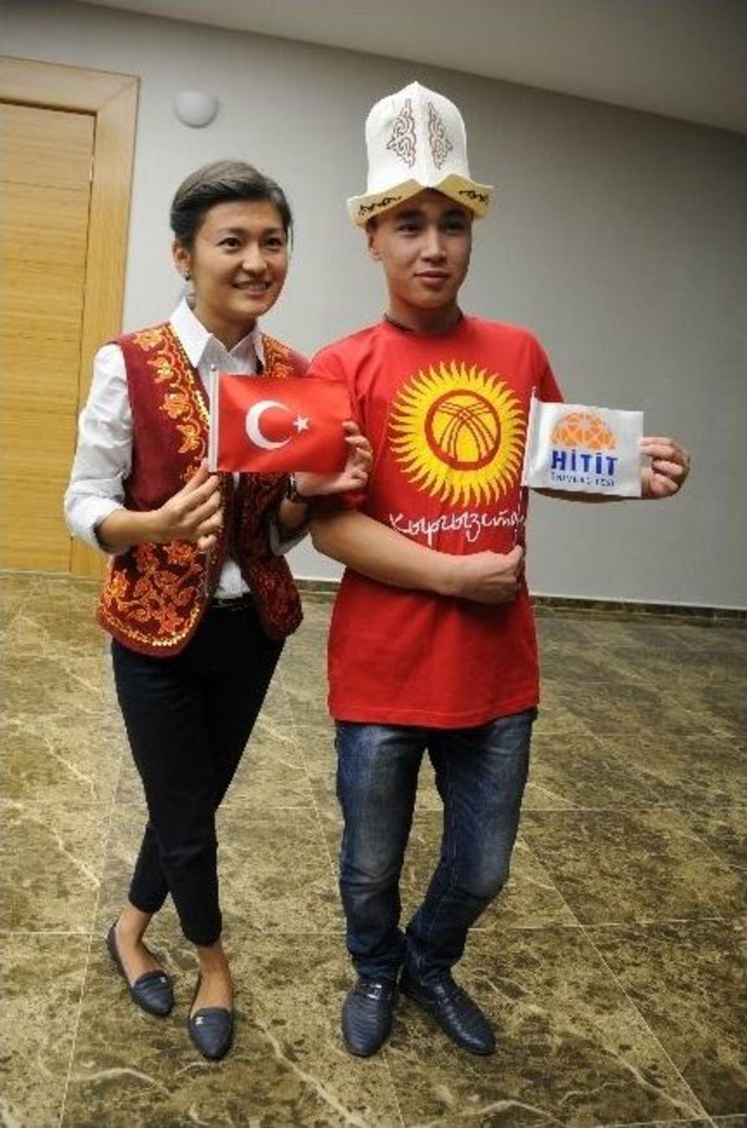 Bu Kamp&uuml;ste Bir D&uuml;nya Var