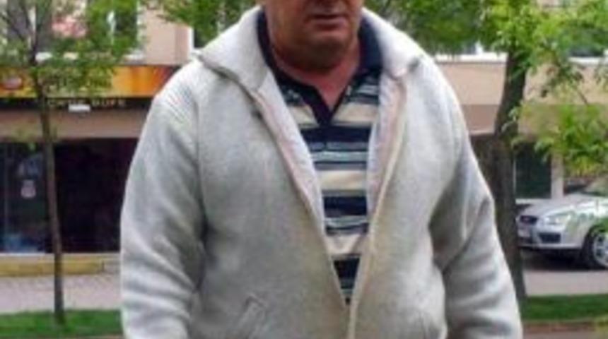 Ankarag&uuml;c&uuml;'n&uuml;n Eski Futbolcusu Raşit &Ouml;zdemir Evinde &Ouml;l&uuml; Bulundu