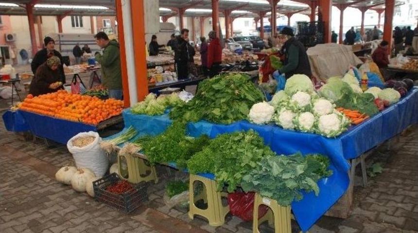 Pazar Tezgahlarına Kar D&uuml;şt&uuml;