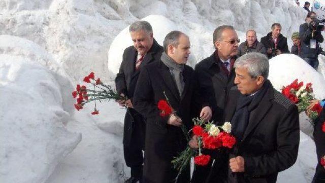 Gençlik Ve Spor Bakanı Kılıç, Sarıkamış'ta Kardan Heykelleri Açtı