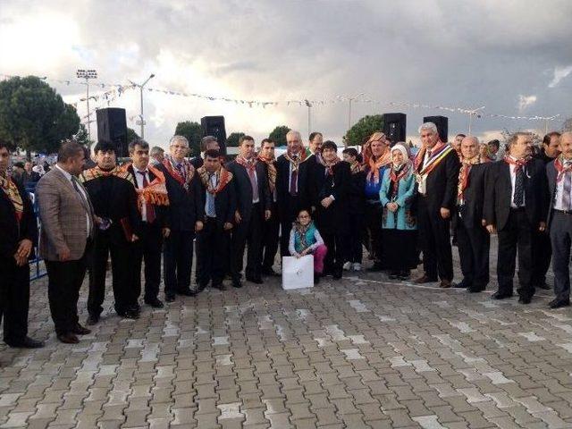 Başbakan Davutoğlu, Osmaniye&rsquo;de Y&ouml;r&uuml;k T&uuml;rkmen Bey&rsquo;i İlan Edildi 2