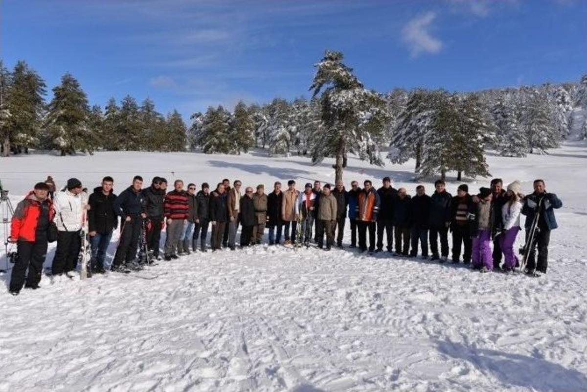 Gediz Murat Dağı&rsquo;nda Kayak Sezonu A&ccedil;ıldı