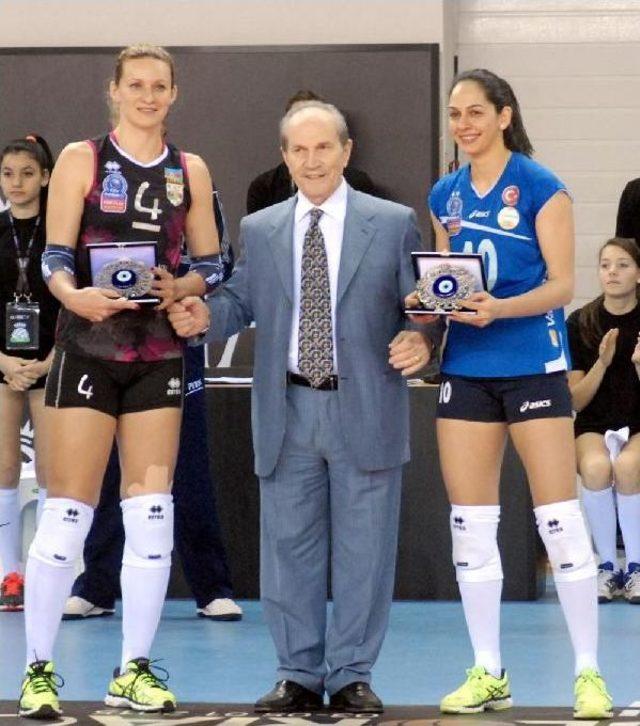 Vakıfbank-Azeryol Bakü: 3-1 (Glorıa Cup Voleybol Turnuvası)