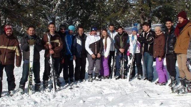 Gediz Murat Dağı’nda Kayak Sezonu Törenle Açıldı