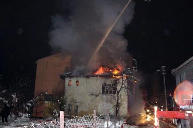 Bolu da 2 Katlı Ev Alev Alev Yandı 2