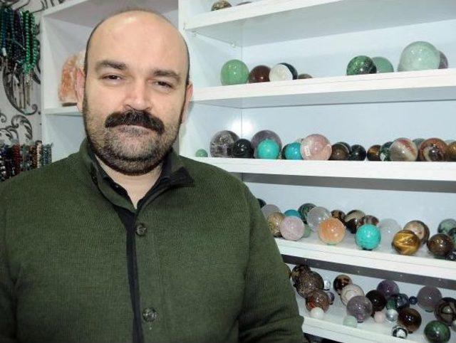 Doğal Taşlarla Şifa Arayanlar Bu Dükkana Geliyor 2