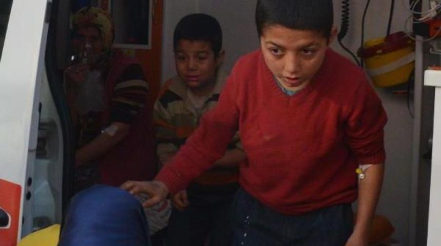 Oynarken Soba Borularını &Ccedil;ıkartan İki Kardeş Anneleriyle Birlikte Zehirlendi