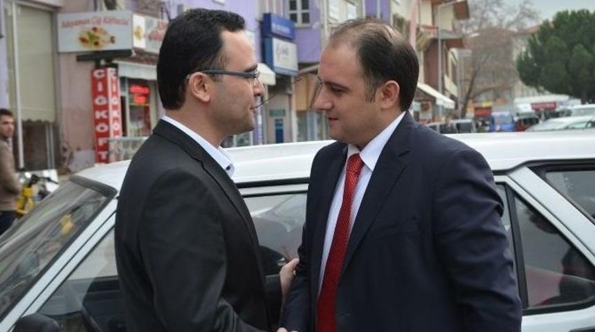 Baybatur&rsquo;dan Kula Ve B&uuml;y&uuml;kşehir Belediyelerine Eleştiri