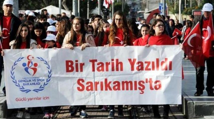 Antalya'da &Ouml;ğrenciler Sarıkamış Şehitleri İ&ccedil;in Y&uuml;r&uuml;d&uuml;