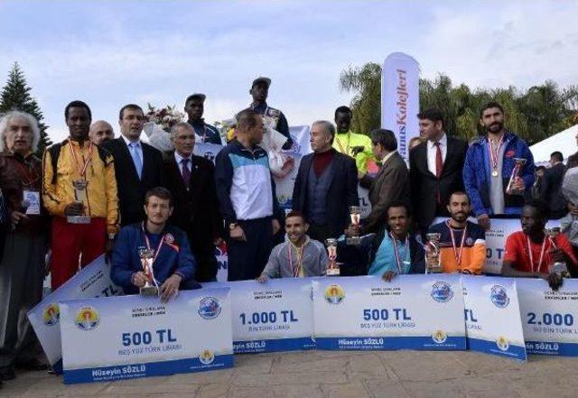 Adana Yarı Maratonu nun Birincileri Kenyalı 2