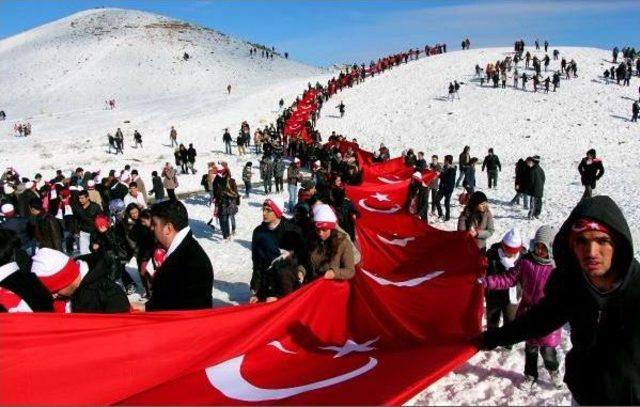 2 Bin 100 Metre Rakımda 150 Metrelik T&uuml;rk Bayrağı 2