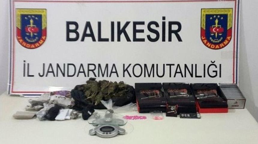 Camcı D&uuml;kkanına Uyuşturucu Baskını