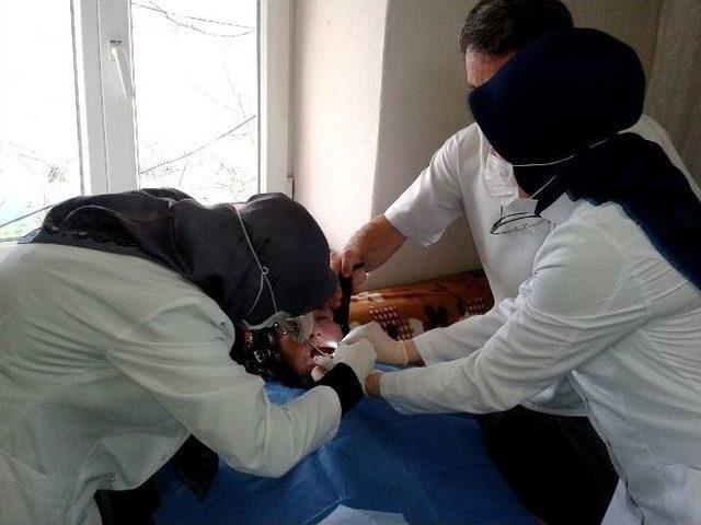 343 Hastanın Dişi Evinde Tedavi Edildi 2