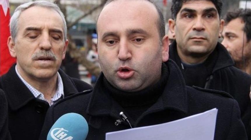 Alperenler, Uygur T&uuml;rklerine Destek İ&ccedil;in &Ccedil;in Bayrağı Yaktı