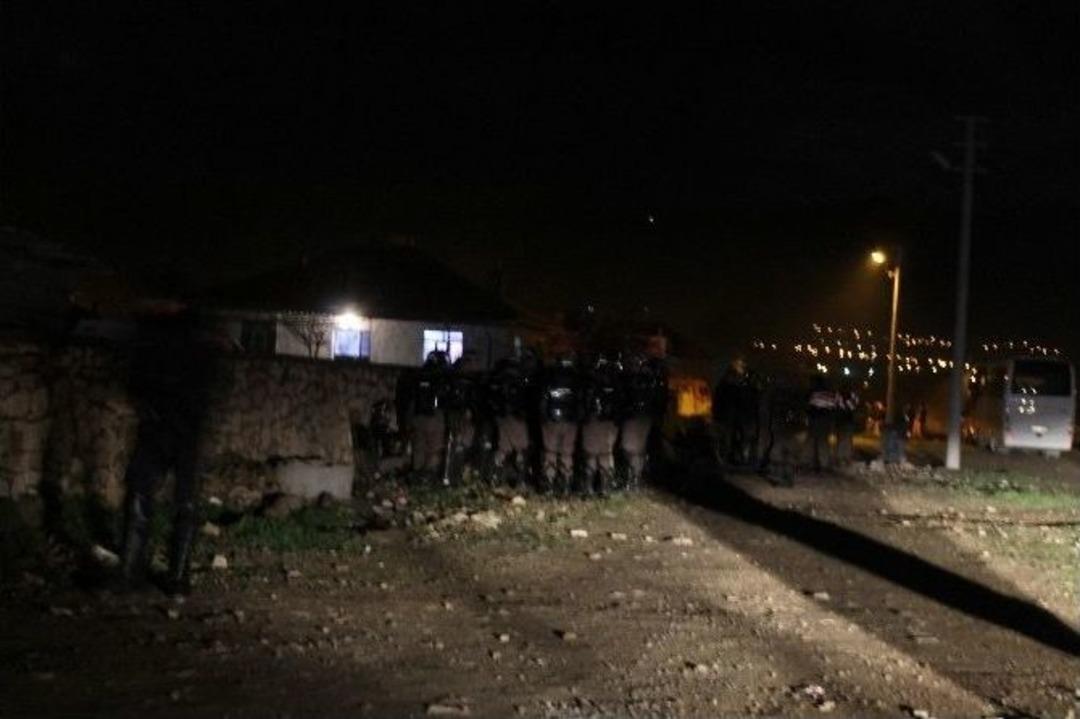 Cinayetin Ardından &Ccedil;ıkan Olaylarda 4 Ev Yakıldı