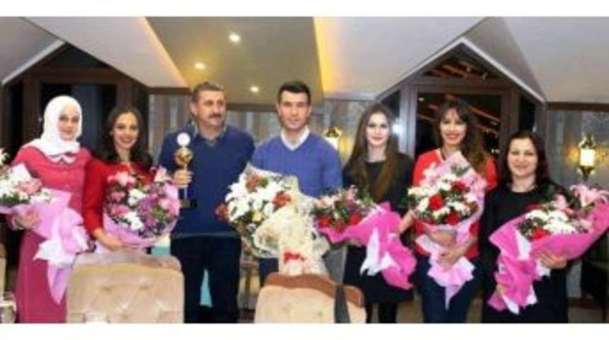 Zeki &Ouml;zt&uuml;rk, Başarılı Sporcuları Kutladı