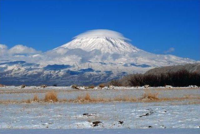 Ağrı Dağı'nın İlginç Görüntüsü