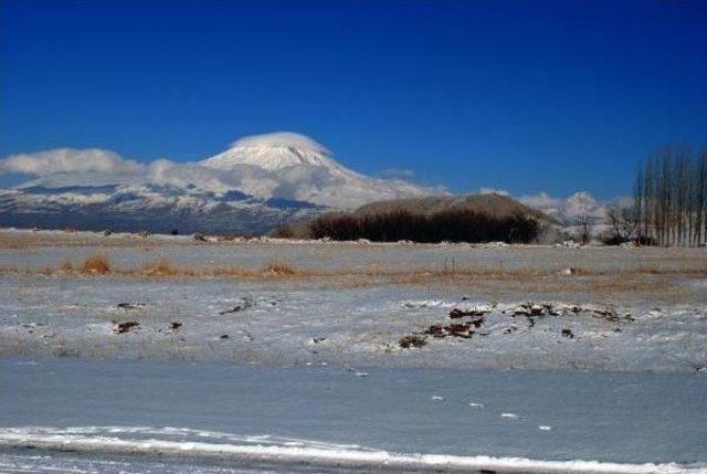 Ağrı Dağı'nın İlginç Görüntüsü