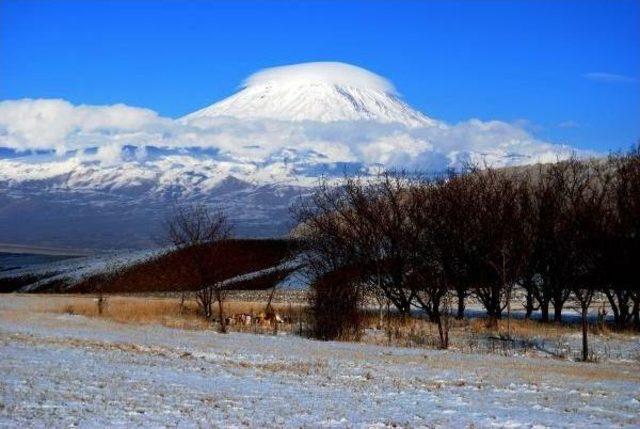 Ağrı Dağı'nın İlginç Görüntüsü