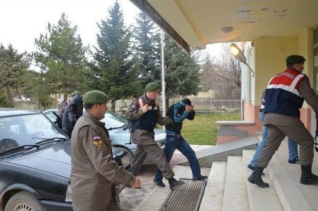 Piyasaya Sahte Para S&uuml;ren 3 Kişi Tutuklandı 1