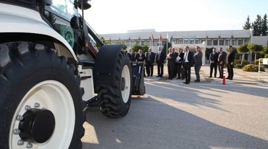 &Ccedil;&uuml;&rsquo;ye Yeni İş Makinesi Ve Yol S&uuml;p&uuml;rme Makinesi Alındı