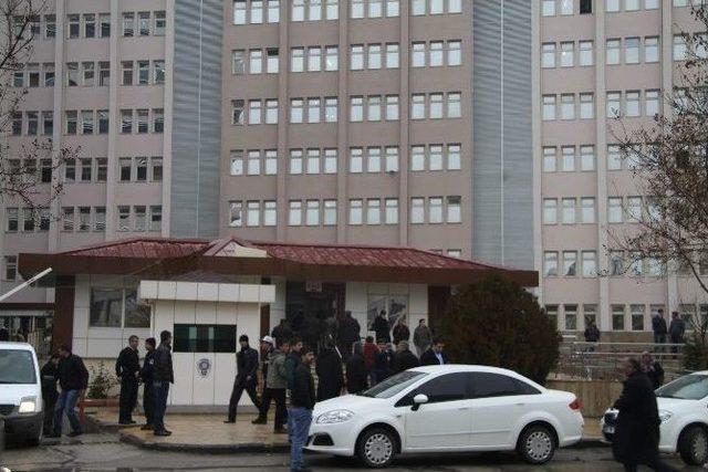 G&ouml;zaltına Alınan Bazı Polisler Gaziantep&rsquo;e Getirildi 2