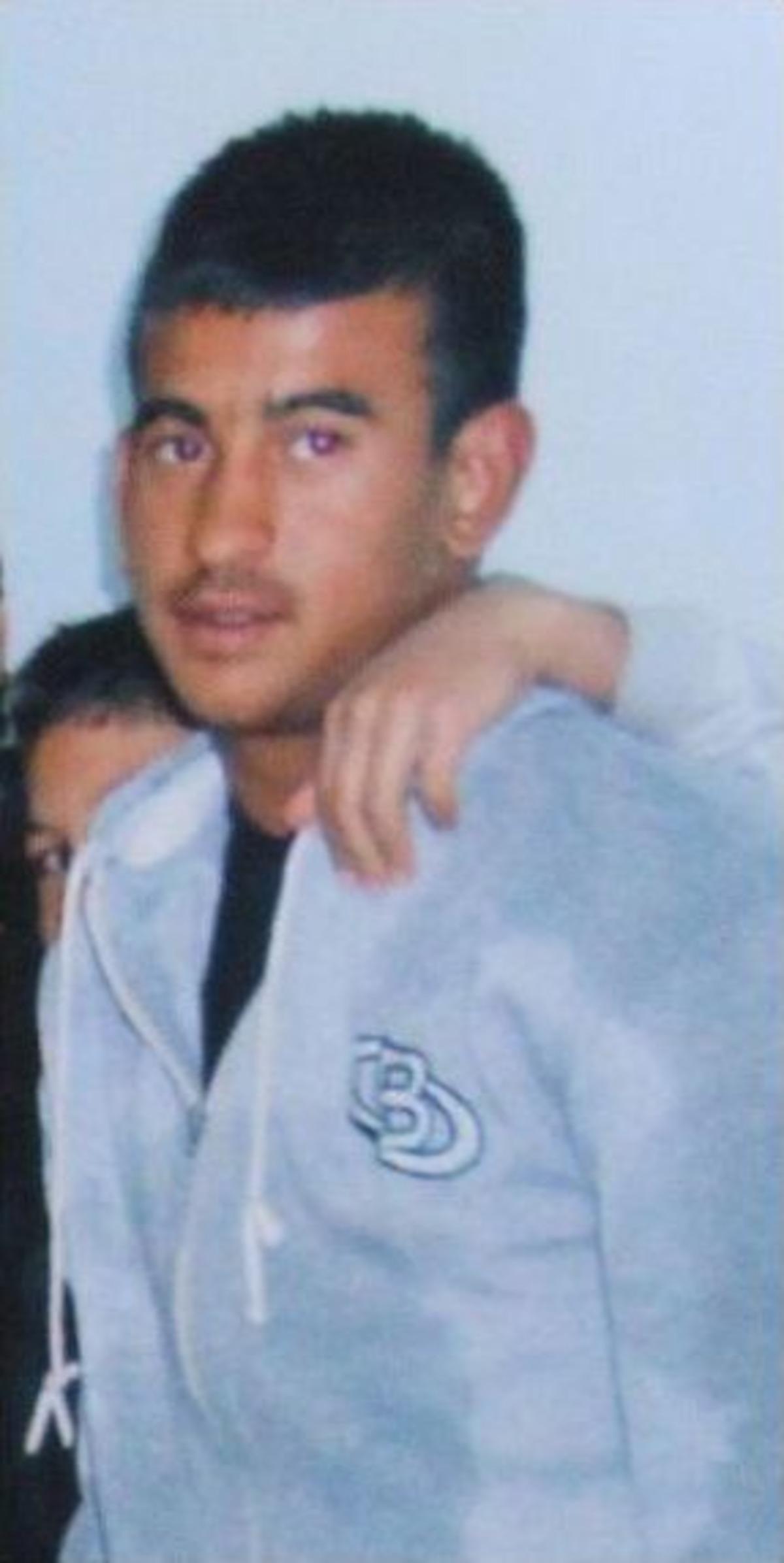Cinayetin Sebebi İki Teneke Par&ccedil;ası