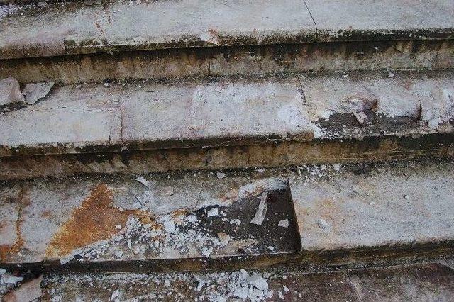 Restore Edilen Cami Bakımsızlıktan Yıkılıyor 1