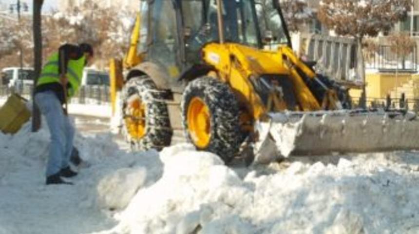 &Ouml;zalp&rsquo;ta Kar Temizleme &Ccedil;alışması