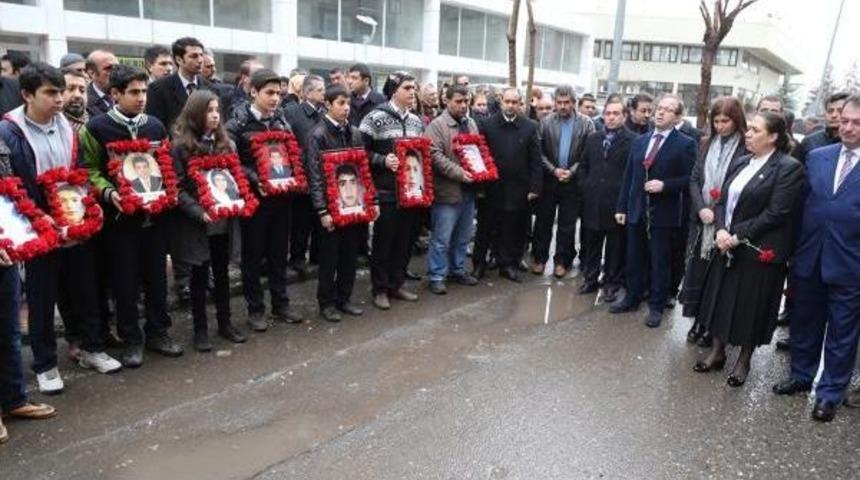 Ak Partili Eronat: Pkk'ya Katılım Yaşı 9'a Kadar D&uuml;şt&uuml;