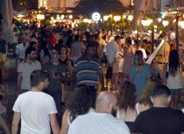 Vatandaşlar serinlemek plaja için akın etti