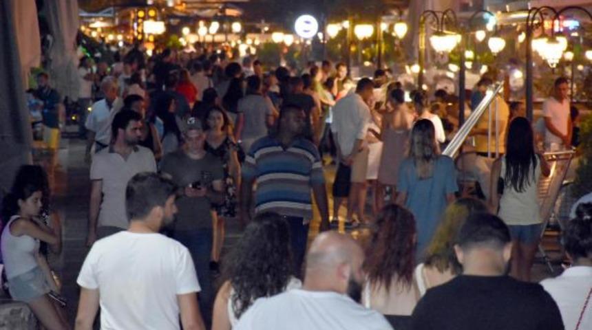 Vatandaşlar serinlemek plaja için akın etti