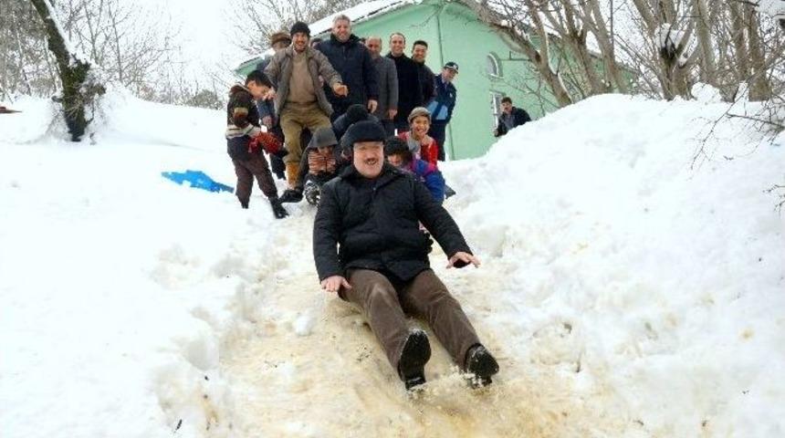 Altıeyl&uuml;l Belediyesi Kar Mağduru Mahalleleri Ziyaret Etti