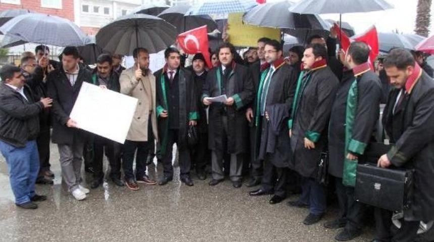 Şanlıurfa&rsquo;Da Da 'yasa Dışı Dinleme' Operasyonu: 14 G&ouml;zaltı (2)