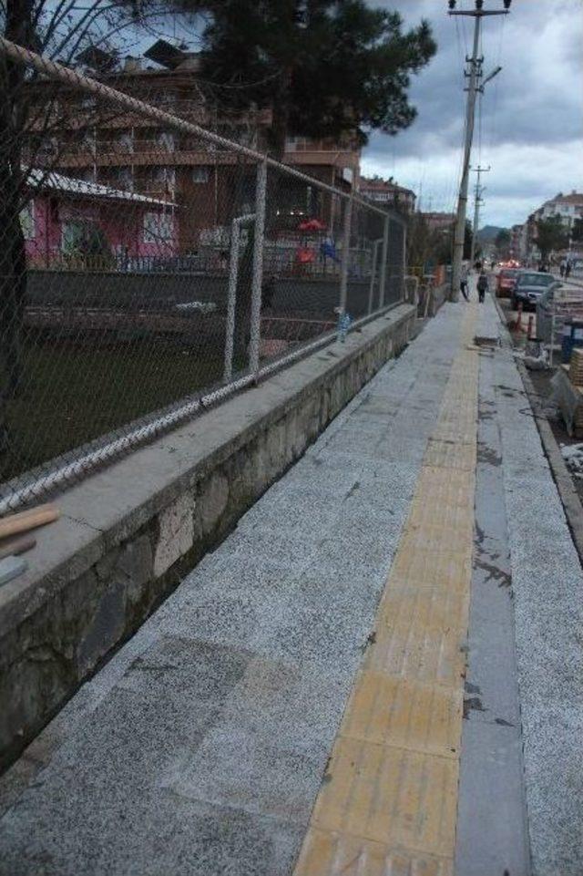 Osmancık&rsquo;ta Kaldırımlar Engellilere G&ouml;re D&uuml;zenleniyor 1