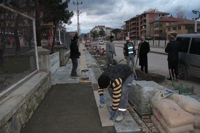 Osmancık&rsquo;ta Kaldırımlar Engellilere G&ouml;re D&uuml;zenleniyor 2