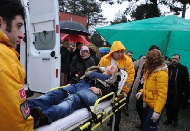 İşten &Ccedil;ıkarılan Taşeron İş&ccedil;ilerden Protesto Eylemi 3