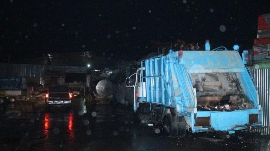 Satamadığı Klor T&uuml;plerini Dışarıya Bıraktı, 3 Kişi Zehirlendi