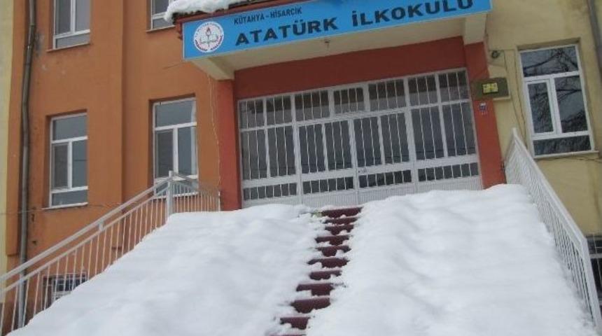 Hisarcık&rsquo;ta Taşımalı Eğitime Bir G&uuml;nl&uuml;k Kar Tatili