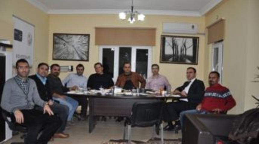 Mardin&rsquo;de, Suriyeli M&uuml;lteciler Ve Hukuki Stat&uuml;leri Konuşuldu