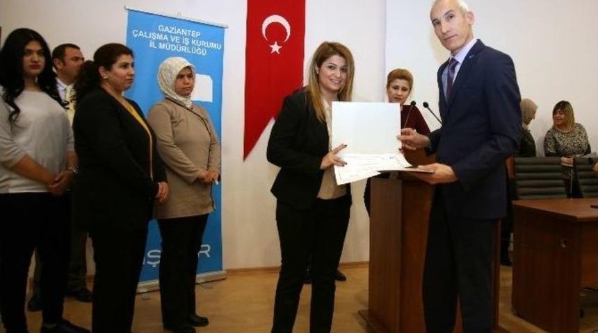 Uygulamalı Girişimcilik Eğitimi Sertifikaları Verildi