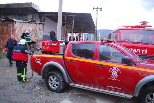 Araç Lpg Dönüşüm Atölyesinde Yangın Çıktı: 2 Yaralı