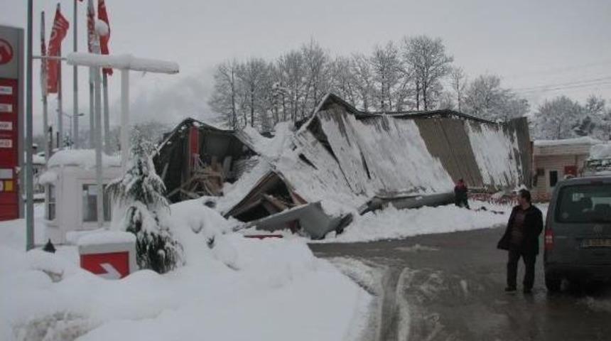 Keles&rsquo;Te Halı Saha Ve Akaryakıt İstasyonlarının &Ccedil;atısı &Ccedil;&ouml;kt&uuml;