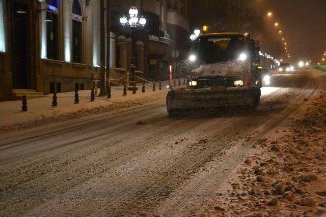 Ankara’da Karla, Yoğun Mücadele 3