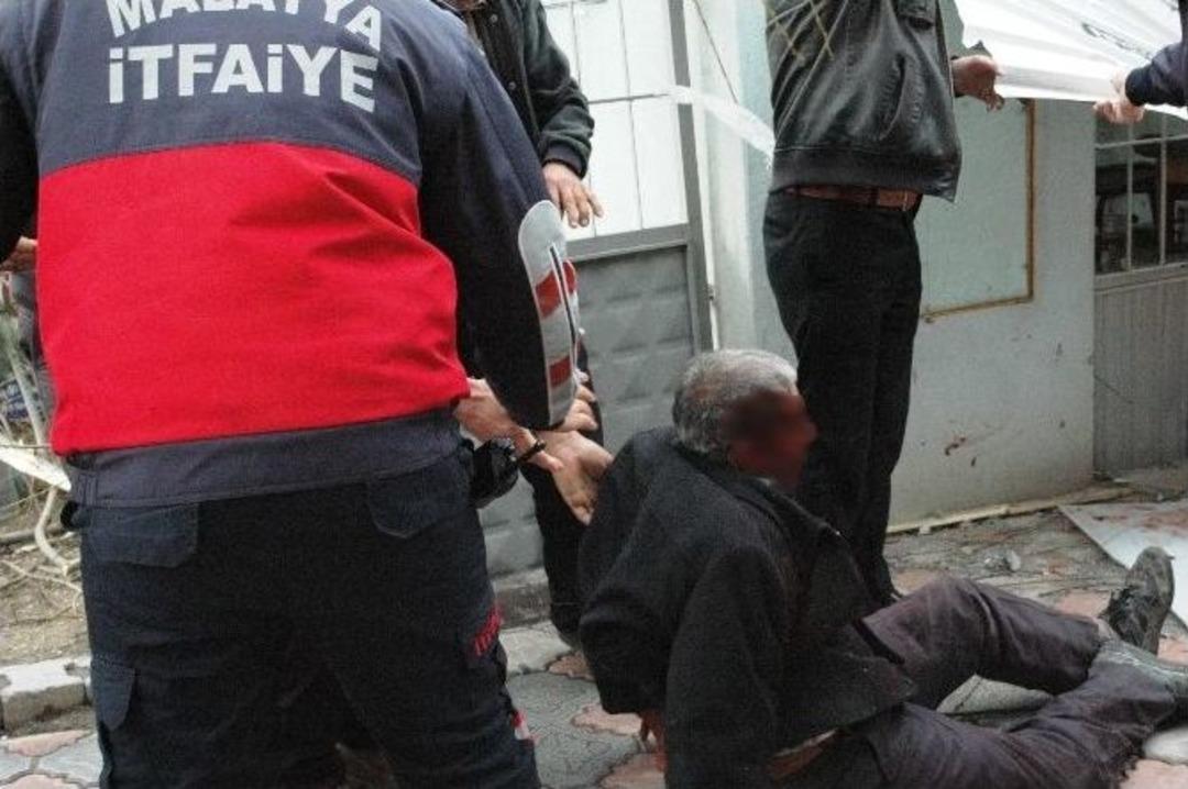 Malatya&rsquo;yı Fırtına Vurdu Ortalık Savaş Alanına D&ouml;nd&uuml;